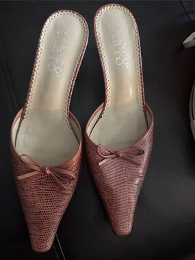 Franco Sarto Textured Pointed Mule in Dusty Rose